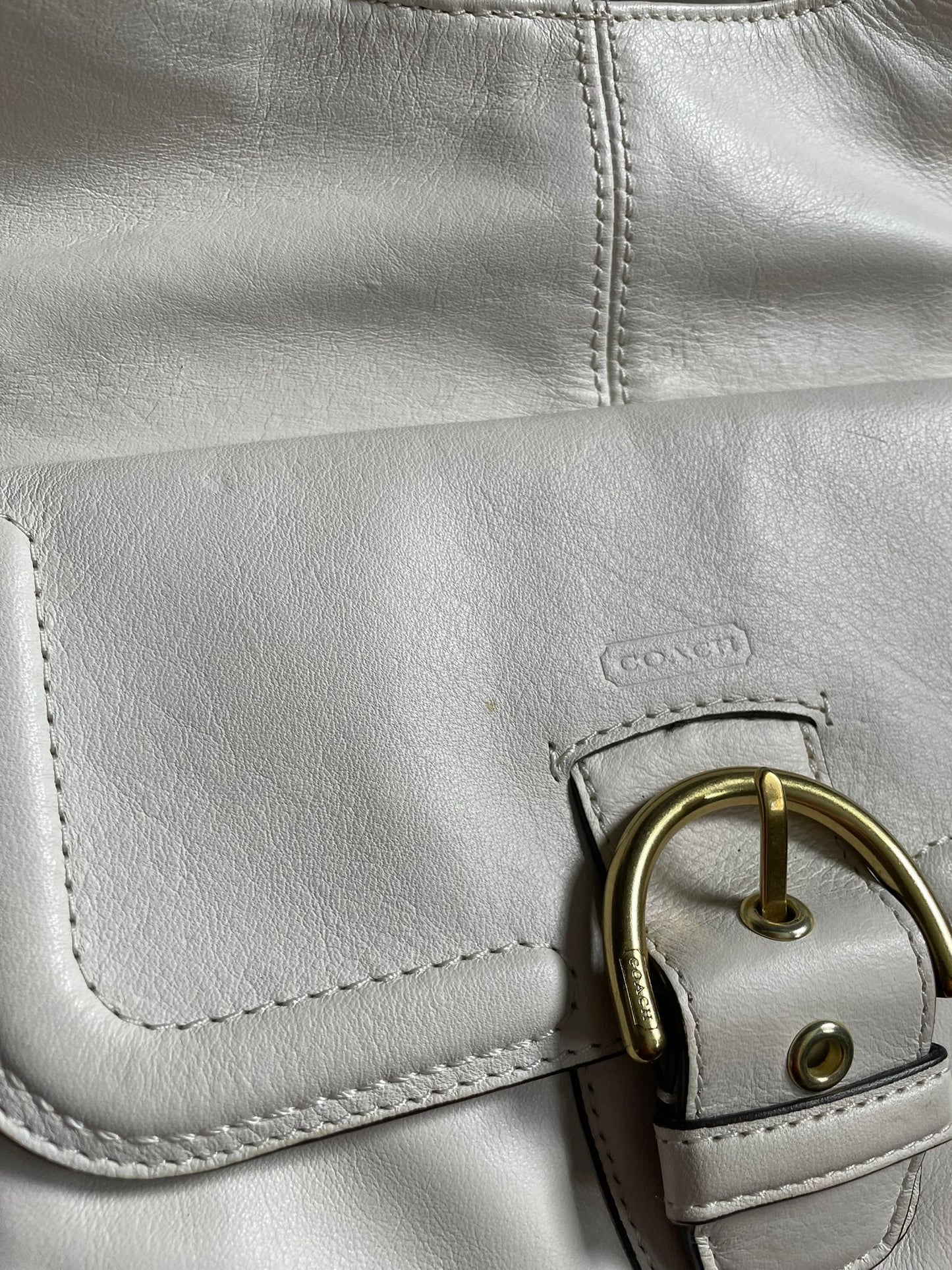 Coach Soho White Leather Gold Handbag/ Shoulderbag Authentic Buckle