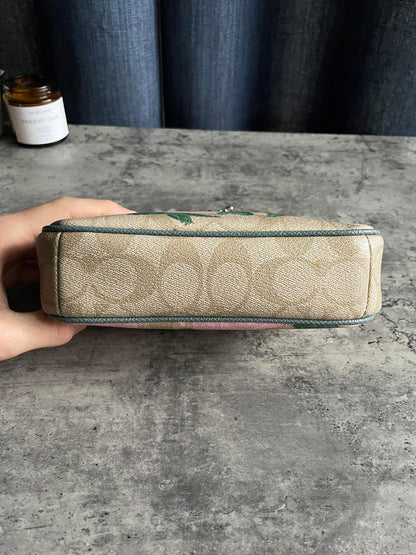 Coach Monogram Flower Print Mini
Handbag/Shoulderbag Beige authentic good condition