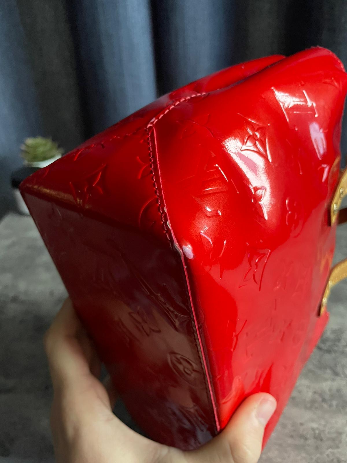 Louis Vuitton Vernis Rouge/Red Totebag/ handbag vintage Y2K authentic glossy/ shiny good condition