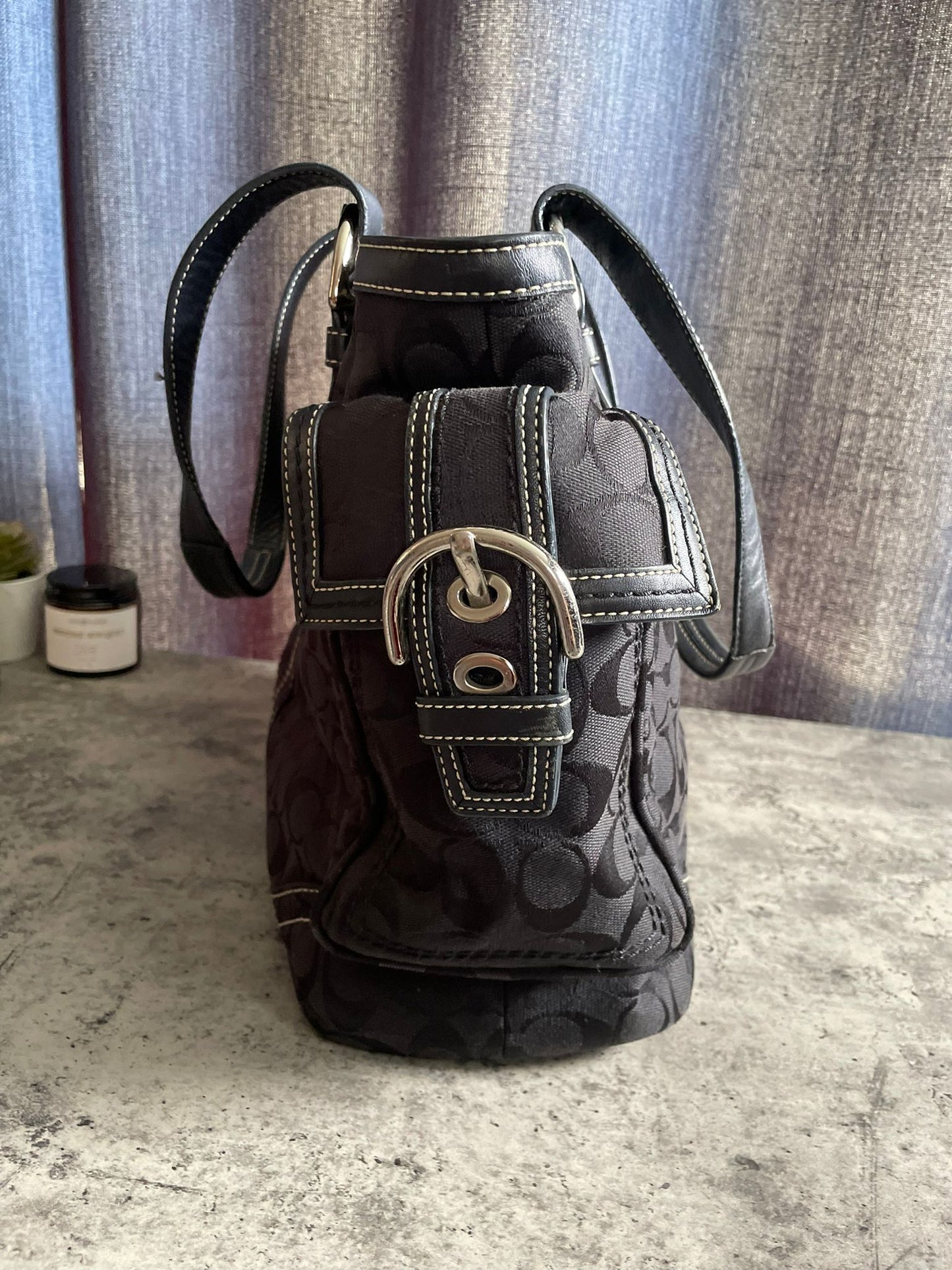 Vintage Coach Black Monogram Soho Handbag/Shoulderbag Authentic Y2K
Buckle