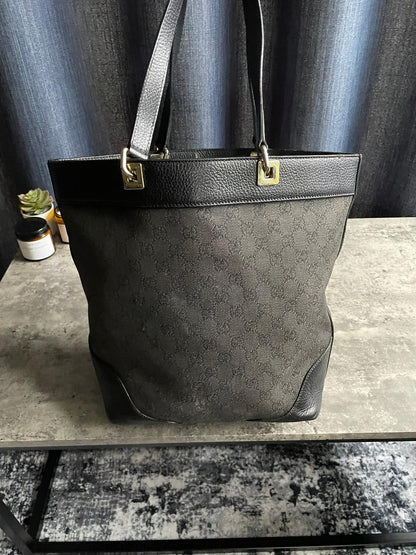 Vintage Gucci Shoulderbag GG Monogram
Black/Grey Authentic Y2K